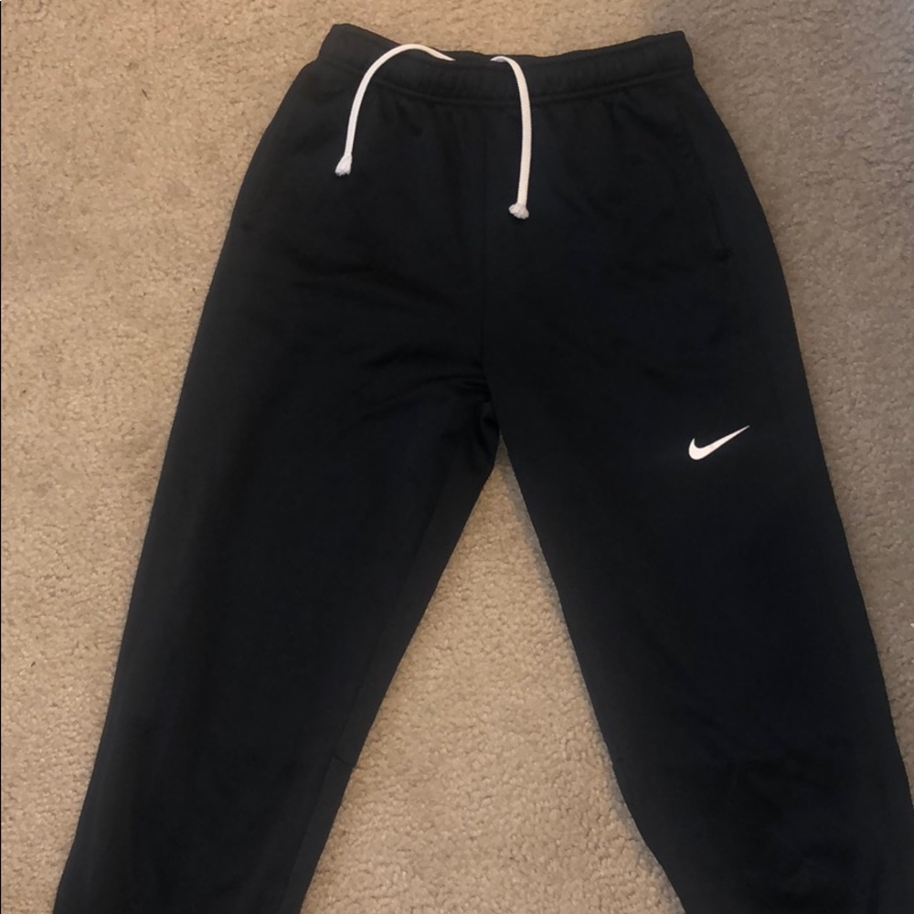 Black Nike Therma Fit Sweatpants